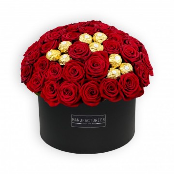 Poza Cutie cu trandafiri rosii si Ferrero Rocher