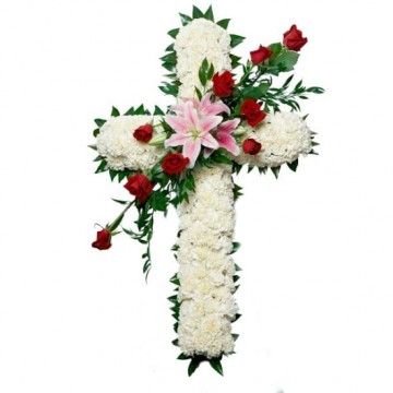 Poza  Cruce funerara din crizanteme albe, crini si trandafiri rosii