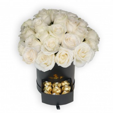 Poza Cutie de lux cu trandafiri albi si FerreroRocher
