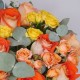 Cutie cu trandafiri portocalii si miniroze p1