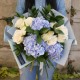Buchet cu hortensii albastre si trandafiri albi p2